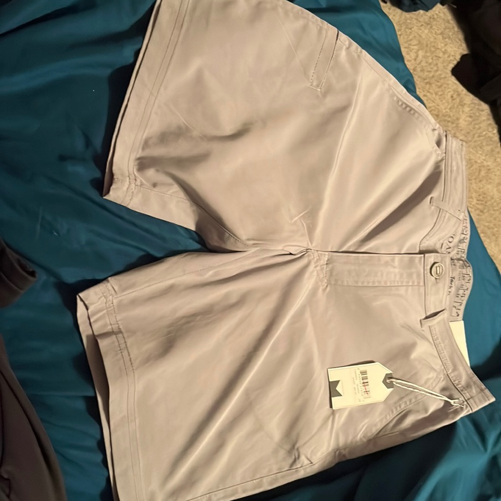 Men’s grey shorts